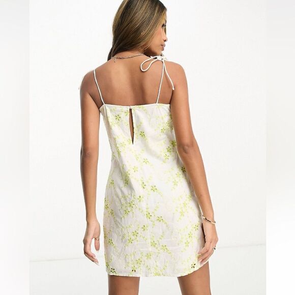 ASYOU Ruched Bust Cup Detail Cami Dress in Lime Eyelet - Picture 3 of 12